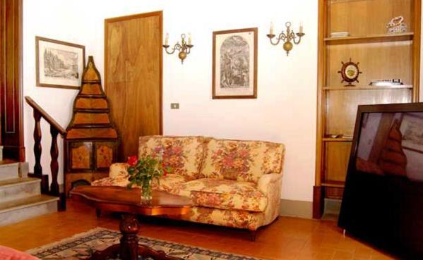 Casa Vacanze Villa Giusterna Monte Benichi Exterior foto