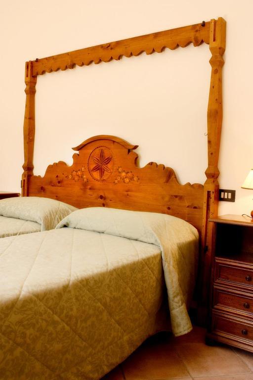 Casa Vacanze Villa Giusterna Monte Benichi Habitación foto